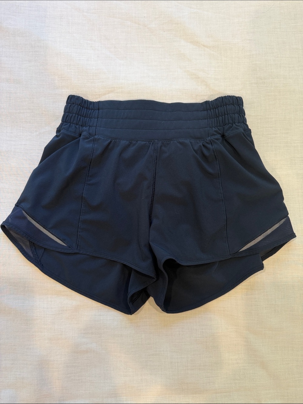 Lululemon Athletica Hotty Hot High Rise 2.5” Navy Short US4